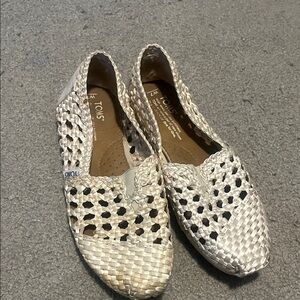 TOMS Women's Beige Woven Loafers